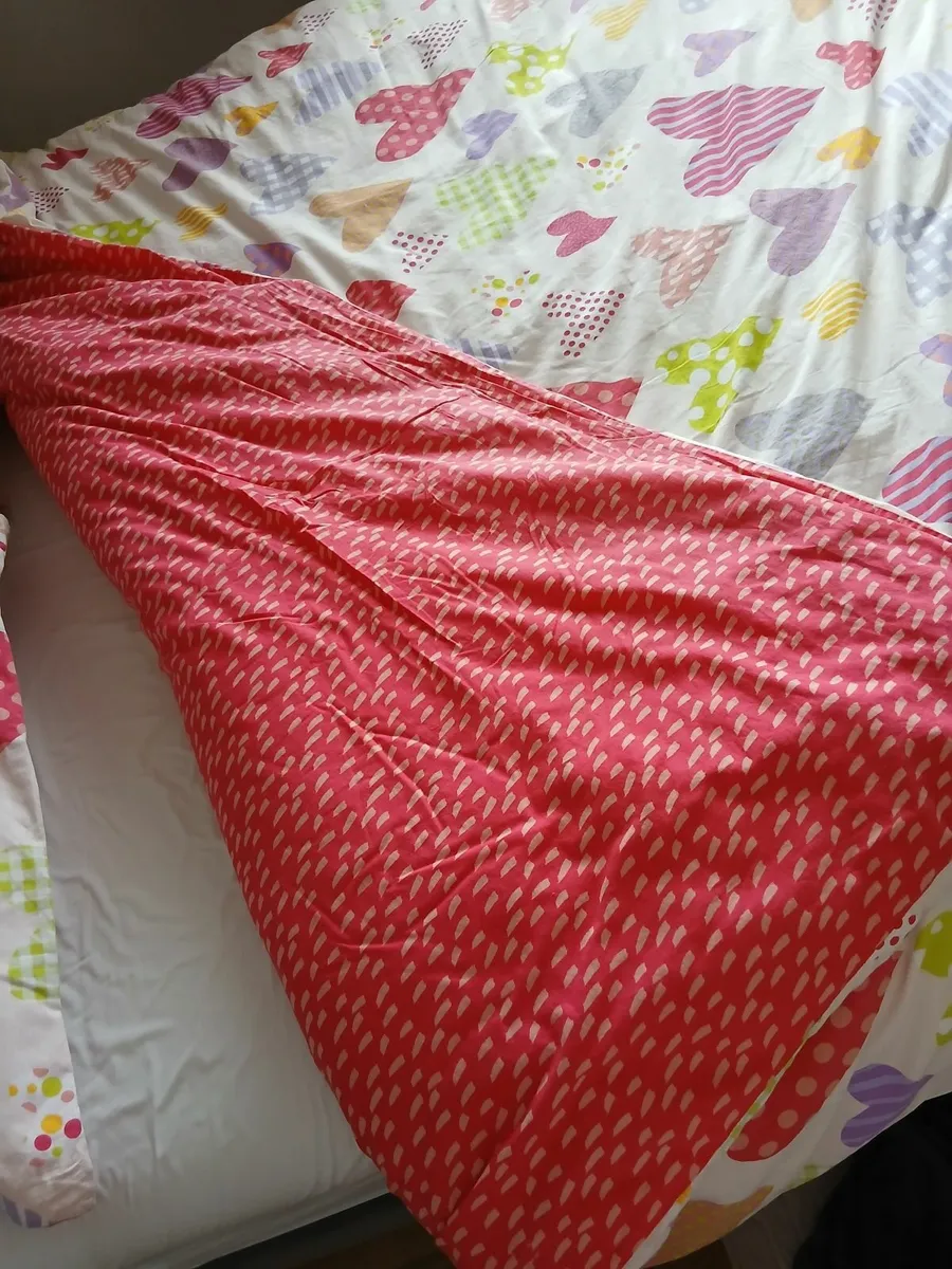 Double bed duvet cover and pillowcases - Image 4