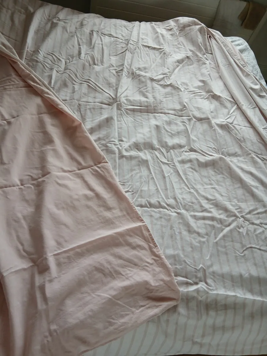 Double duvet cover and pillowcases - Image 1