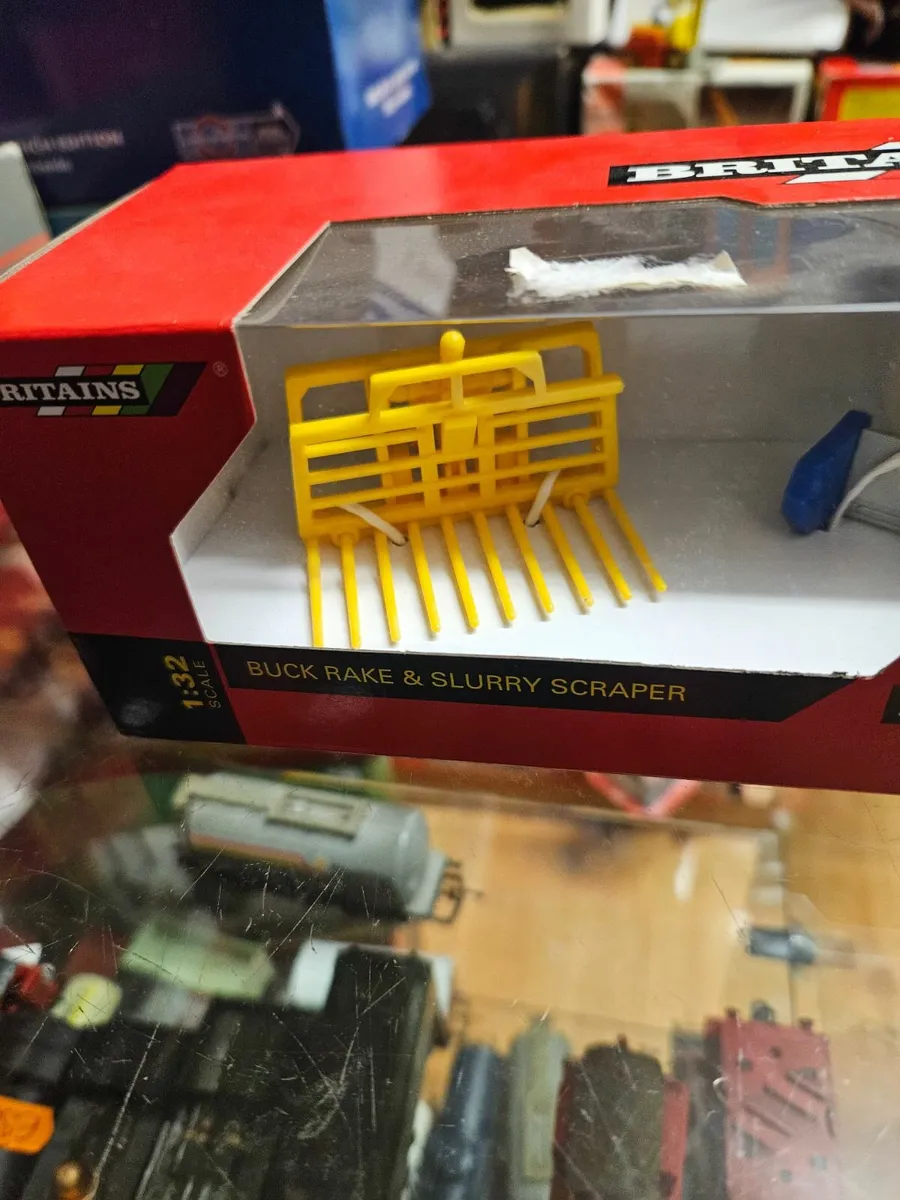 Britain's Buck Rake and Yard Scraper - Image 3