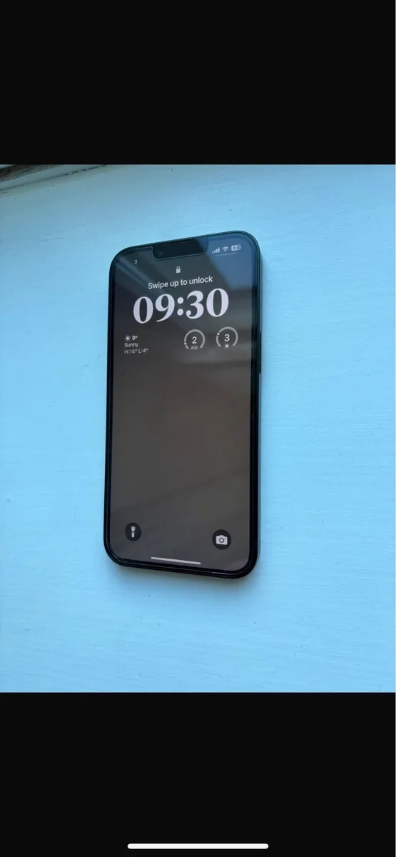 iPhone 13 - Image 2