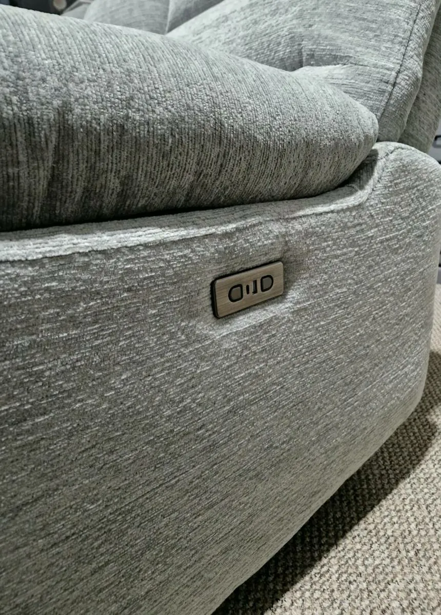 New 3+1+1 Kia SAVE €500 - Image 4