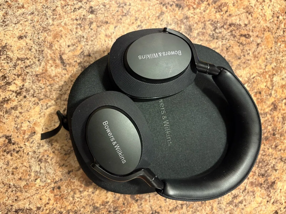 Bowers and Wilkins PX7 S2 - Image 1