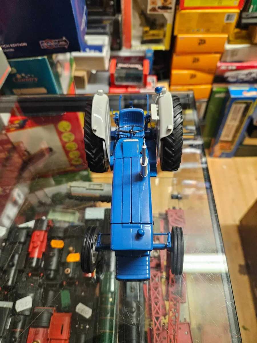 Britain's Universal Hobbies Ford 5000 Tractor 1.16 - Image 3