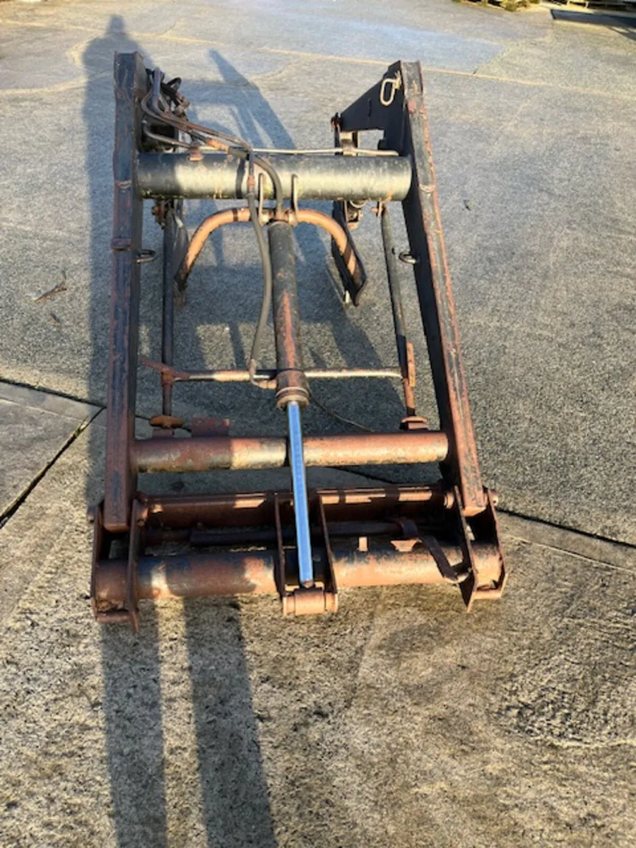 Quicke 2300 Power Loader - Image 2