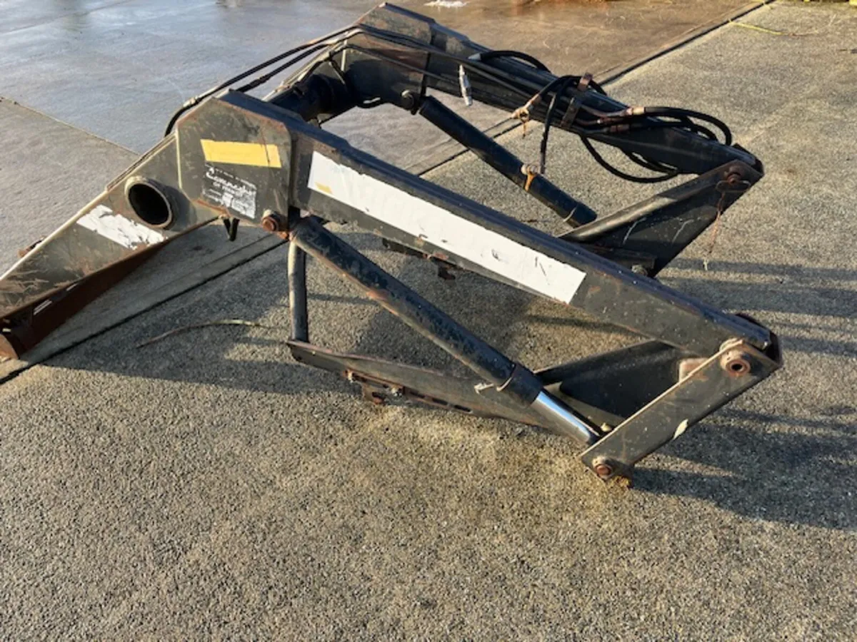 Quicke 2300 Power Loader - Image 4