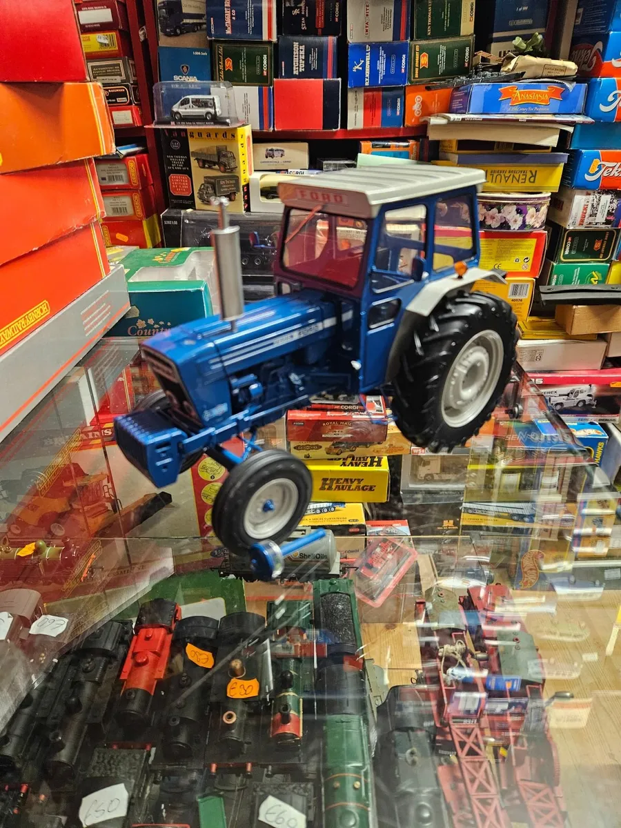 Britain's Universal Hobbies Ford 7600 Tractor 1.16 - Image 1