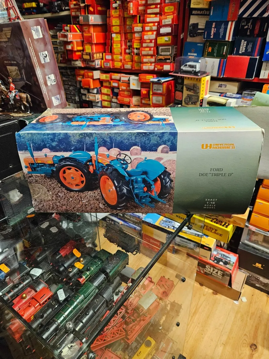 Britain's Universal Hobbies Ford DOE Triple D 1:16 - Image 2