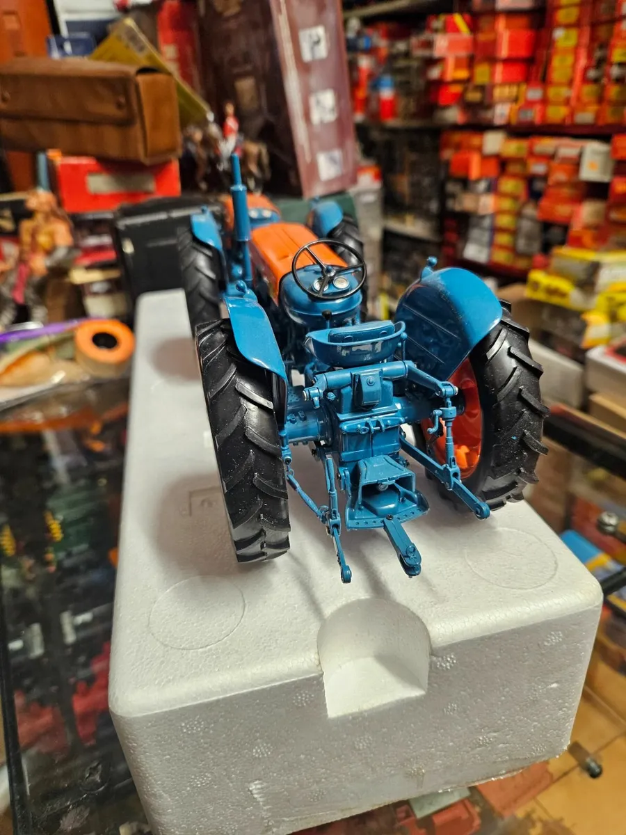 Britain's Universal Hobbies Ford DOE Triple D 1:16 - Image 4