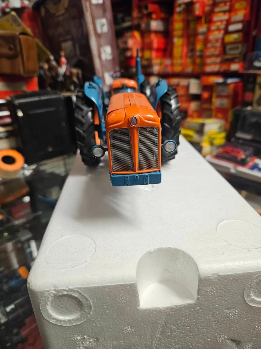 Britain's Universal Hobbies Ford DOE Triple D 1:16 - Image 1