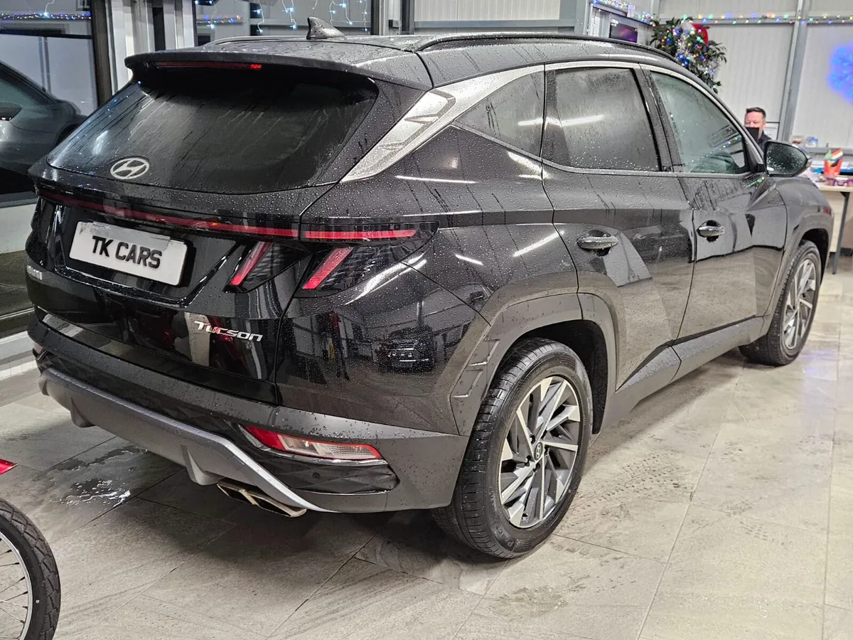 212 HYUNDAI TUCSON EXECUTIVE - Image 3