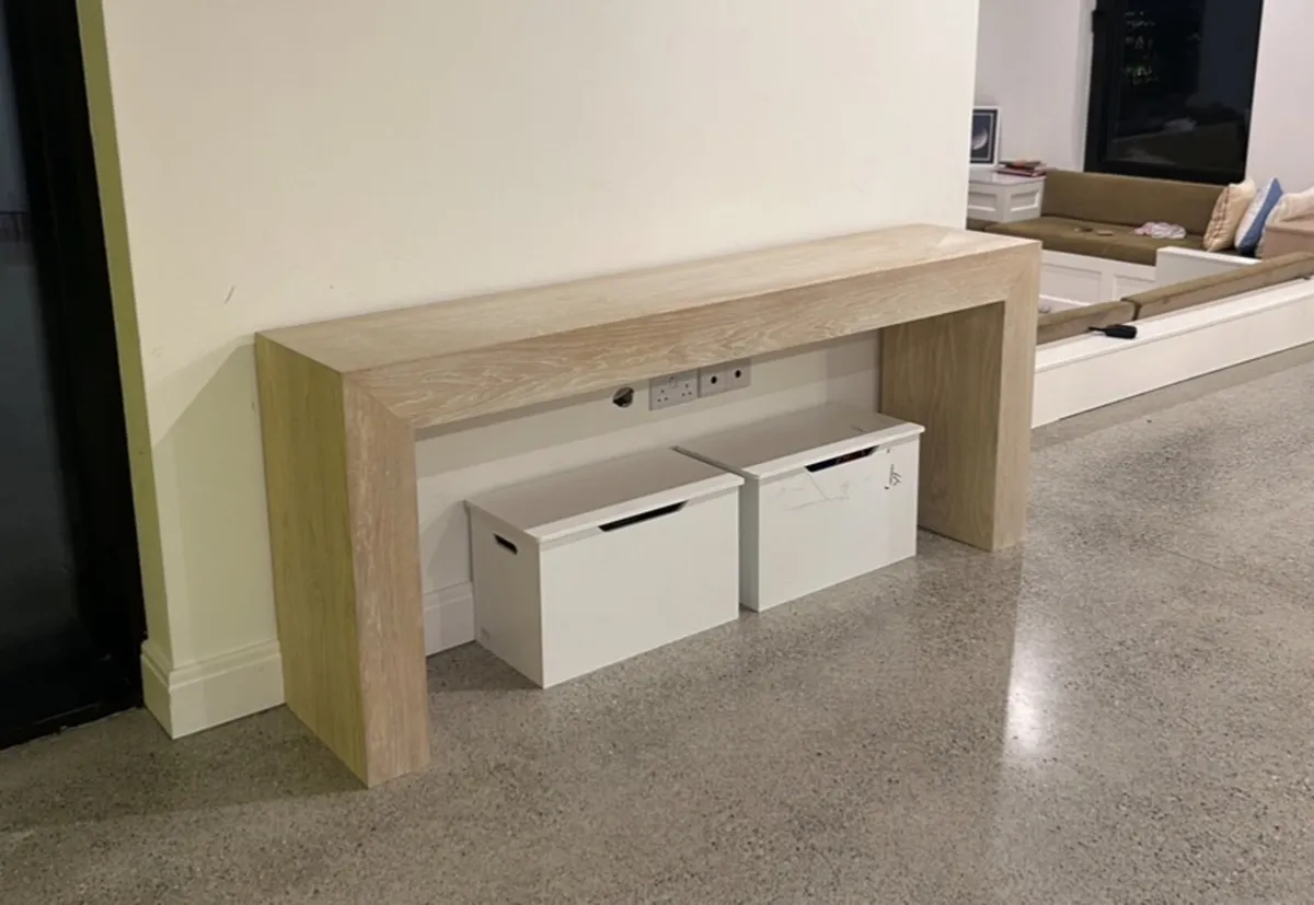 Console Table - Image 1
