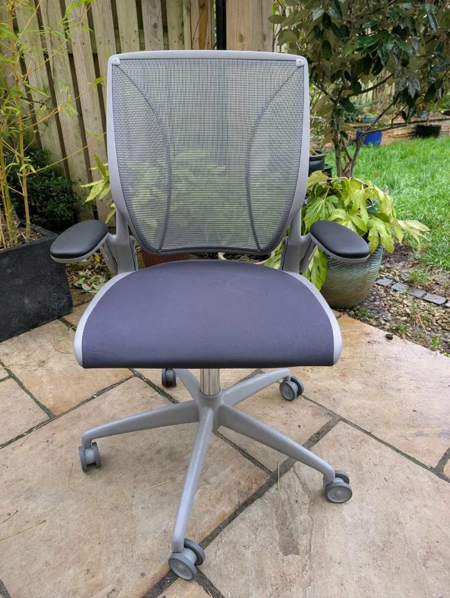 Ergonomic office chair - Image 3