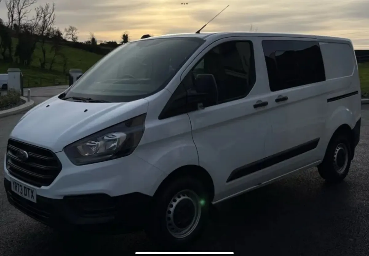 Ford Transit Custom 2024 Van 3 Seater . - Image 3