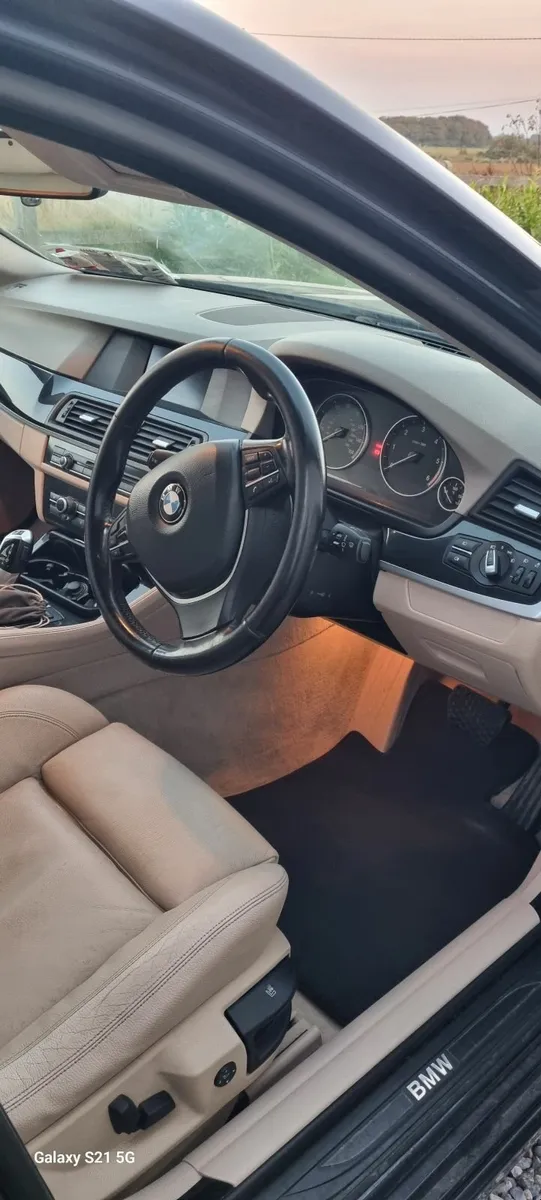 BMW 5-Series 2012 - Image 2