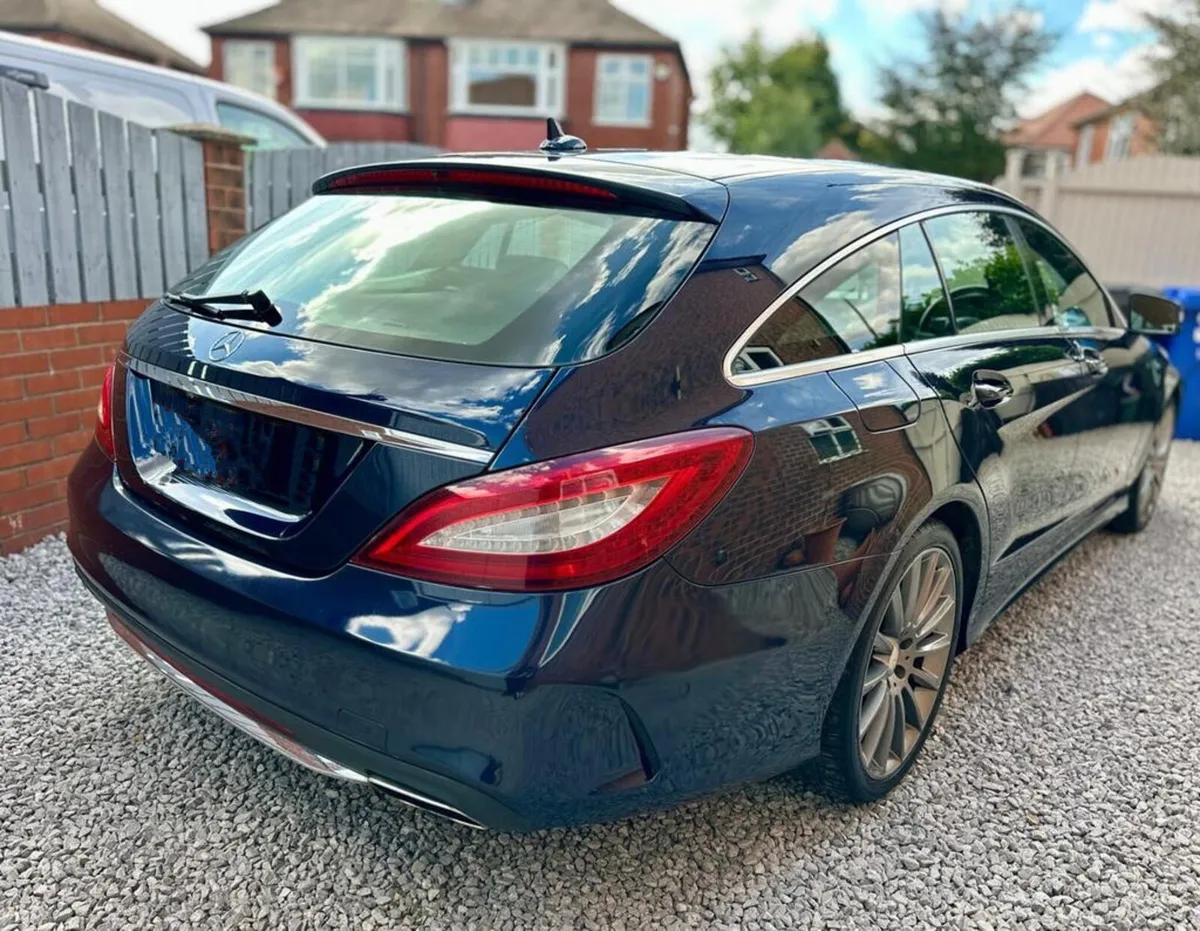 Mercedes-Benz CLS 220 Amg Line - Image 2