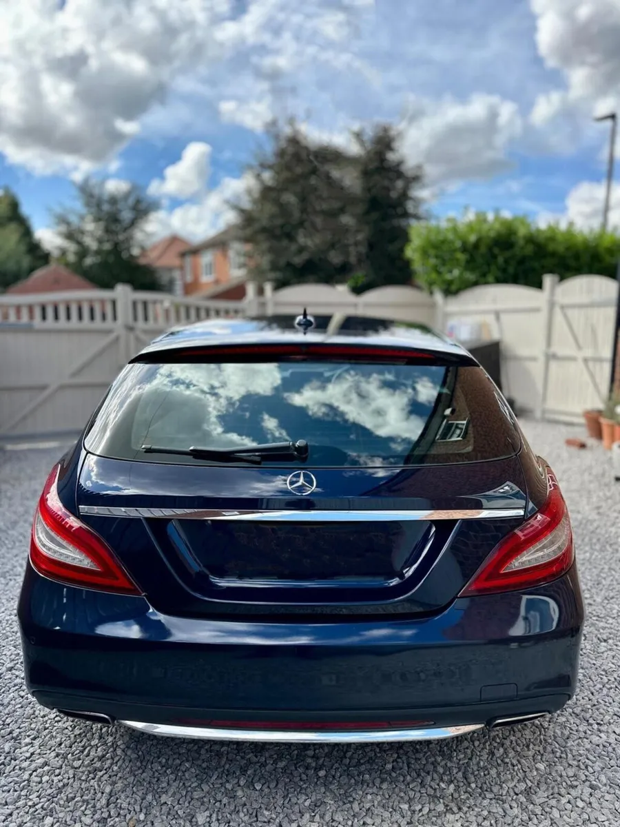 Mercedes-Benz CLS 220 Amg Line - Image 3