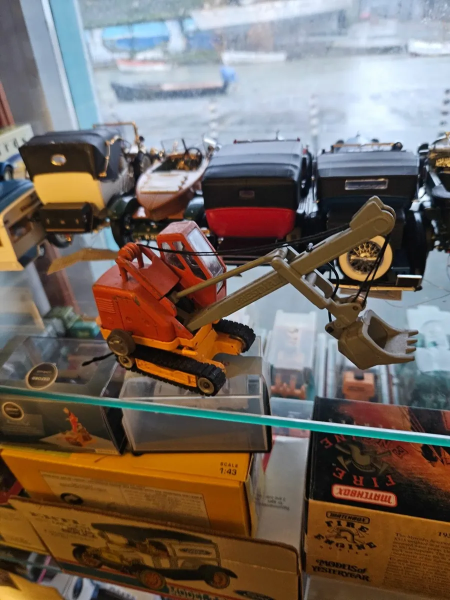 Corgi Priestman - Image 1