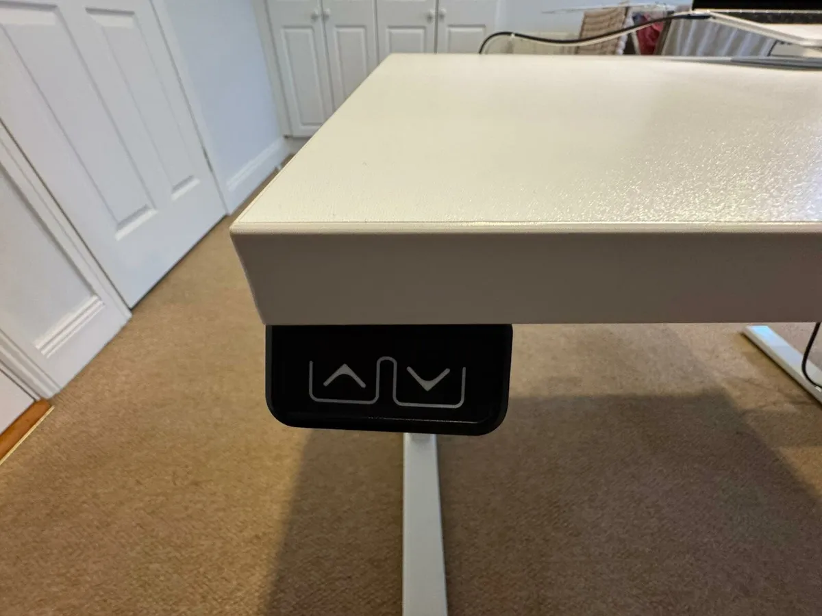 Electric Sit and stand desk - Image 4