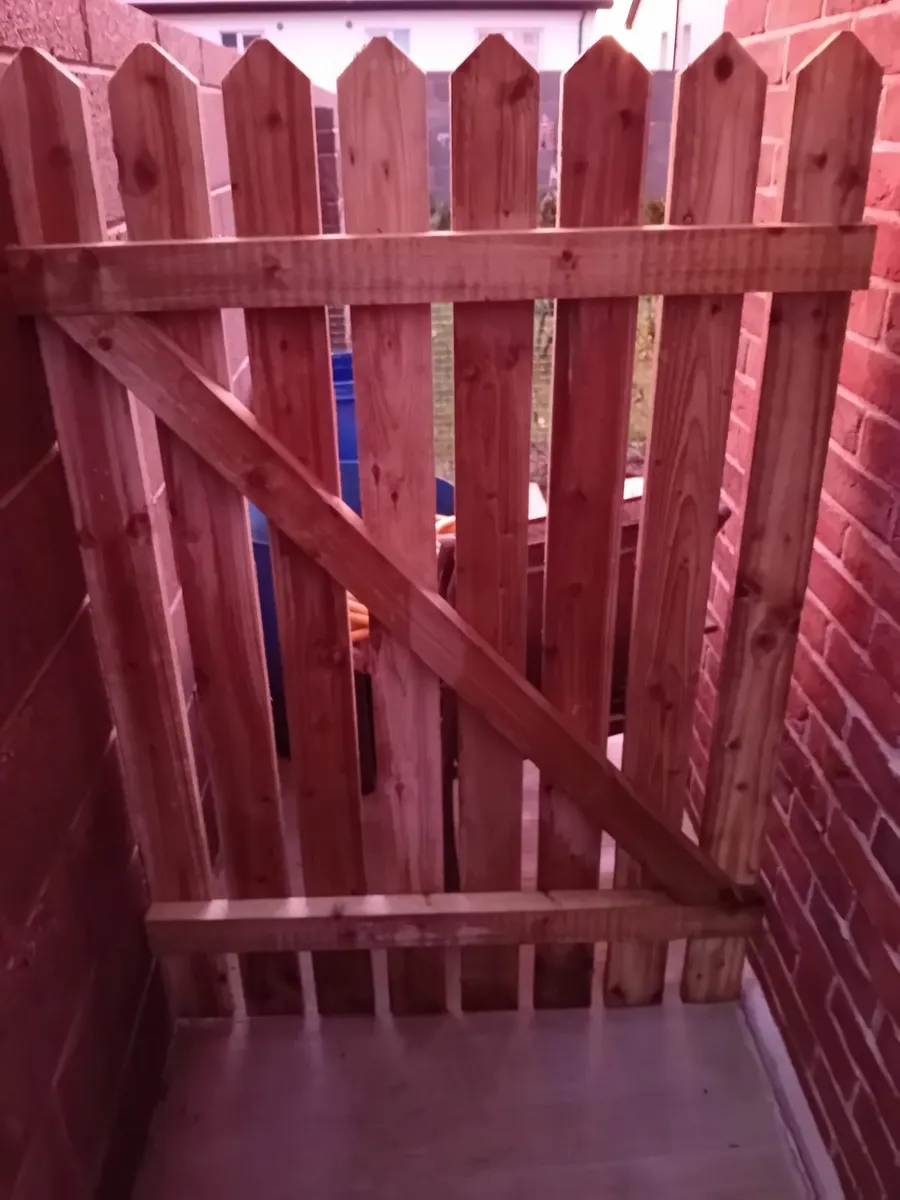 Wooden Garden Gate  1m x 1.5m - Image 1