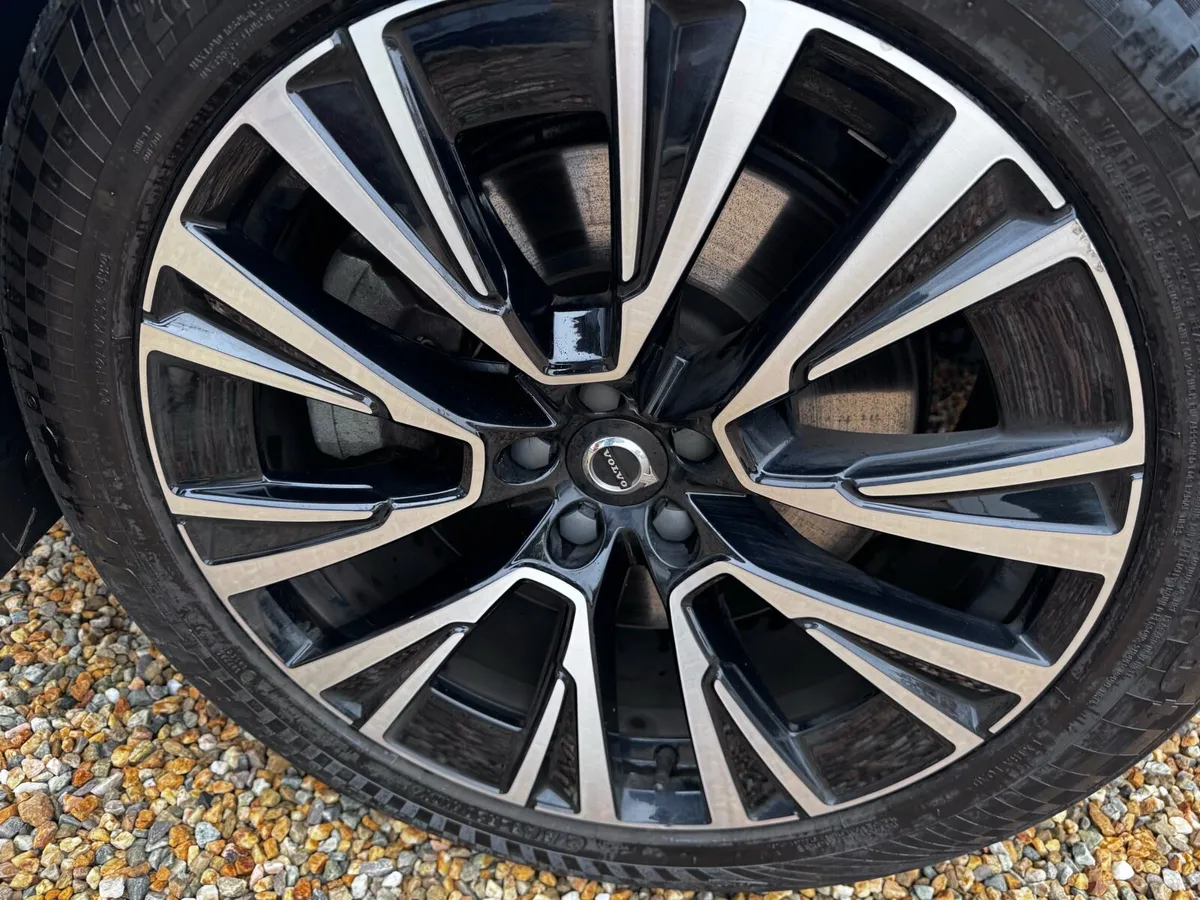 Volvo xc90 - Image 2