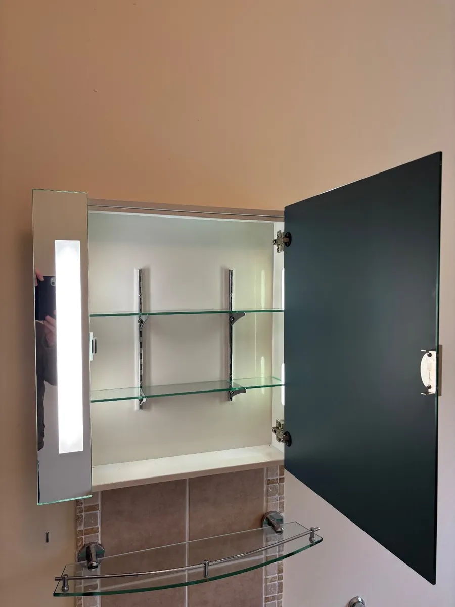 Bathroom wall cabinet with mirror and lighting - Image 2