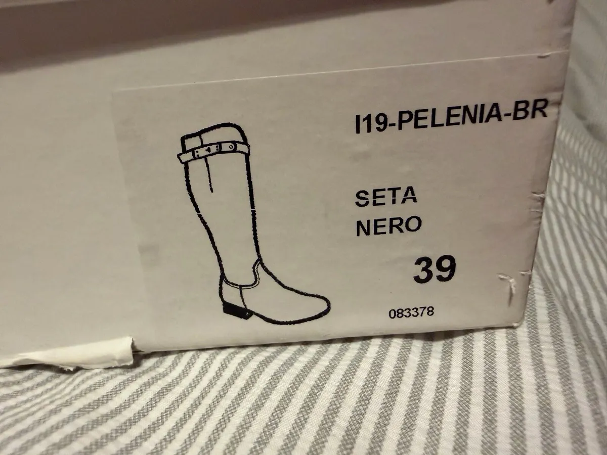 Knee high boats - Image 2