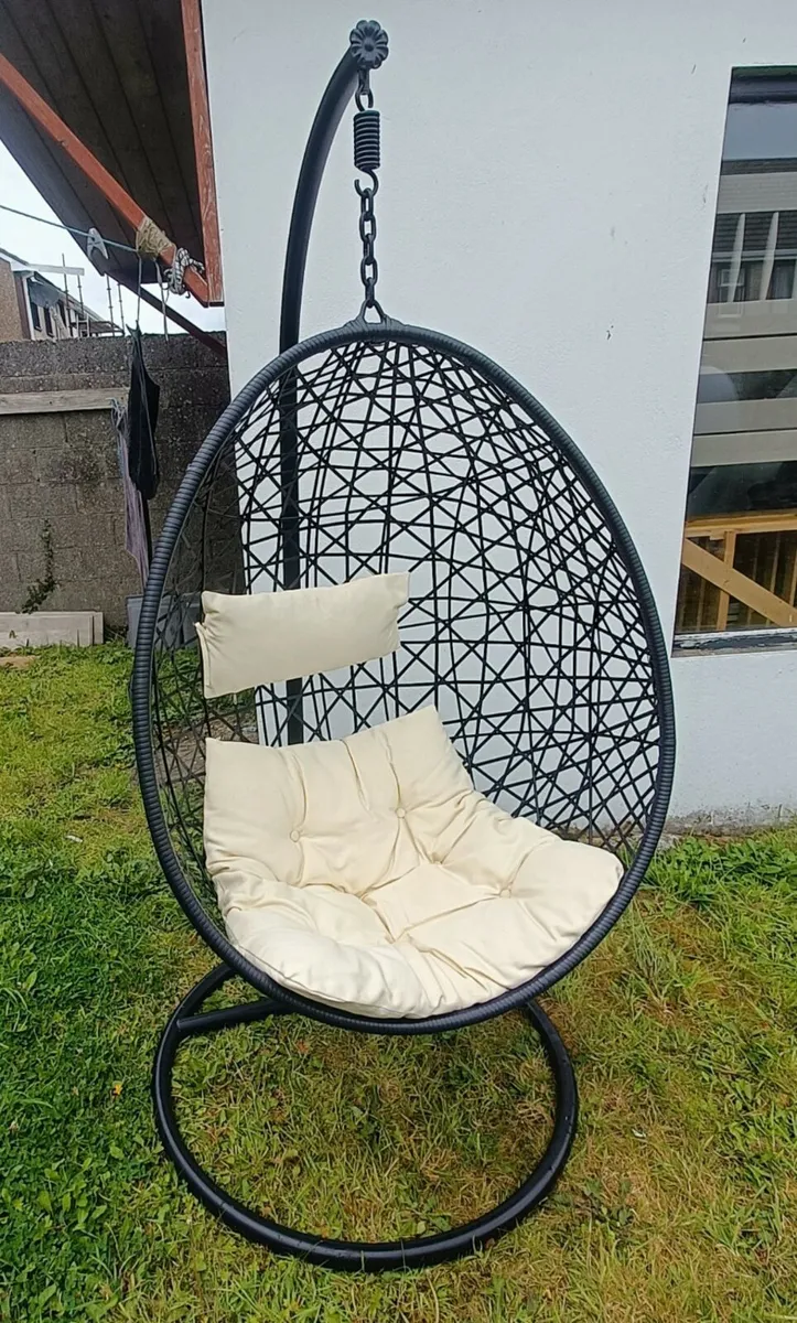 Egg chair - Image 1