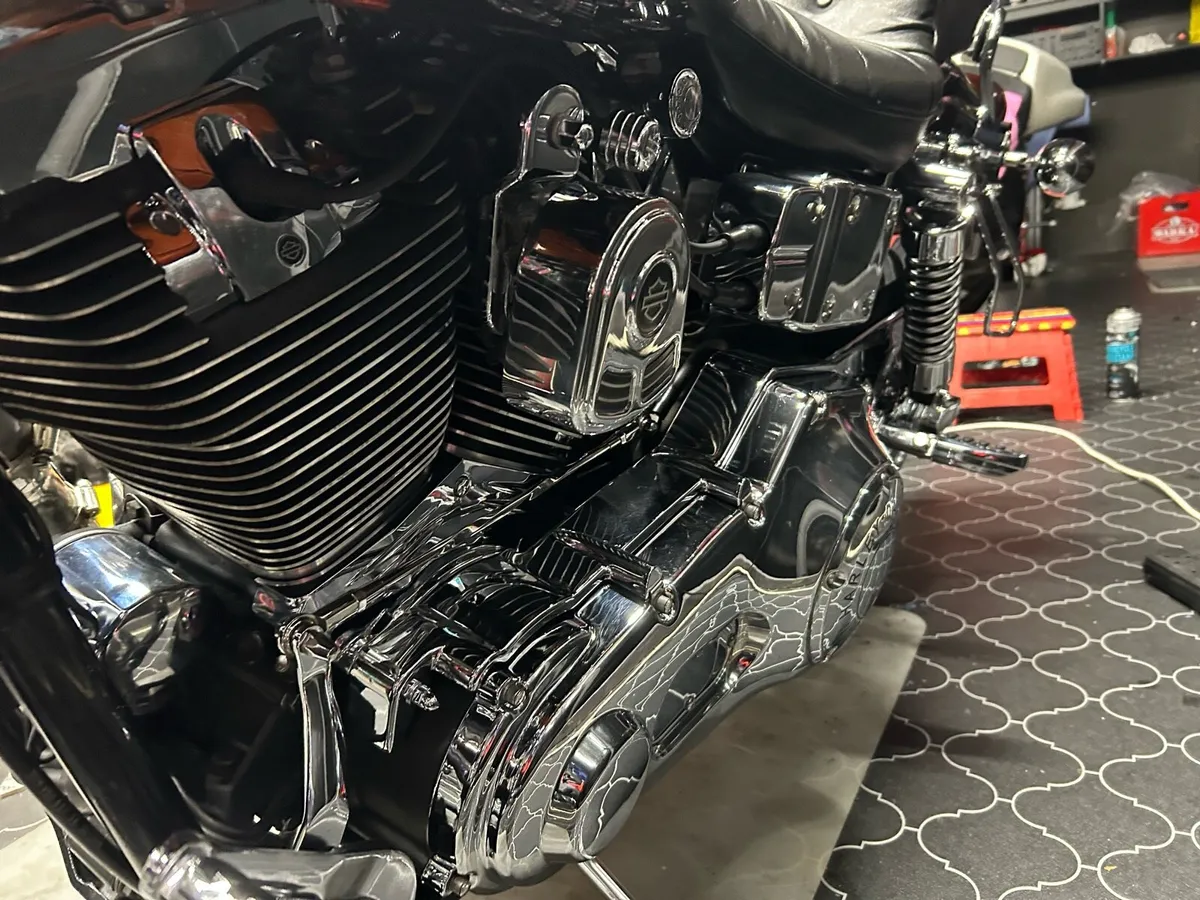 Harley Davidson Dyna 2000 low km. - Image 4