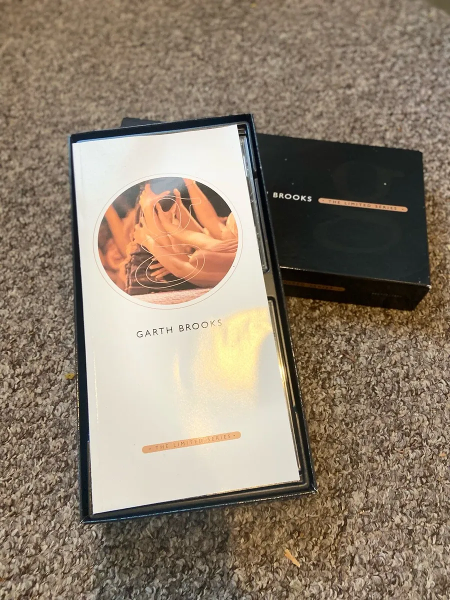 Garth Brooks Box Set - Image 2