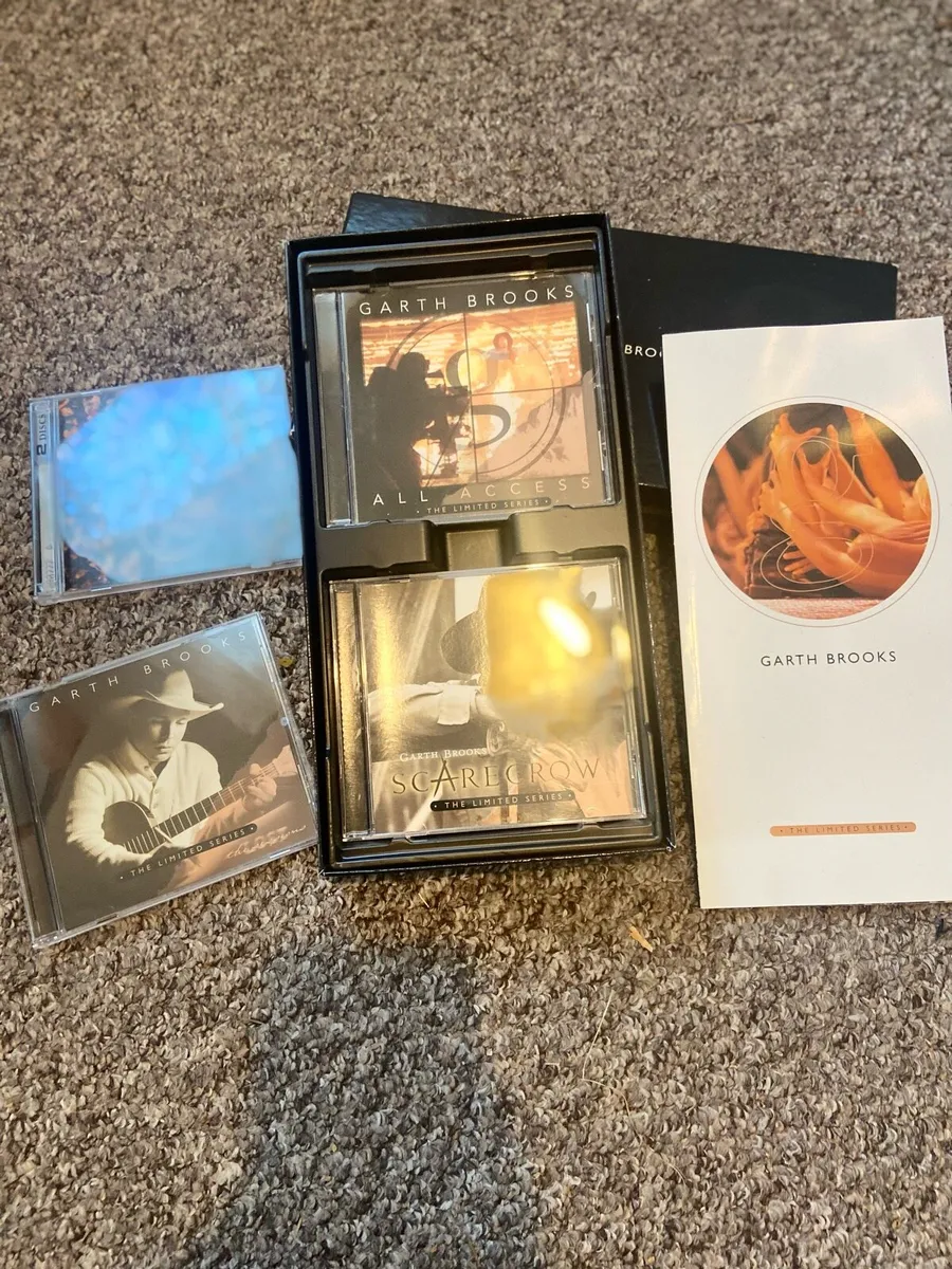 Garth Brooks Box Set - Image 4