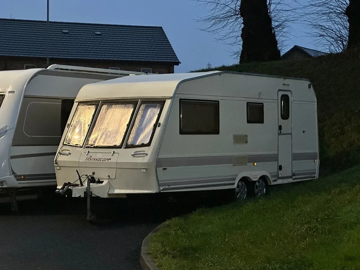 2000 caravan 5 berth - Image 1