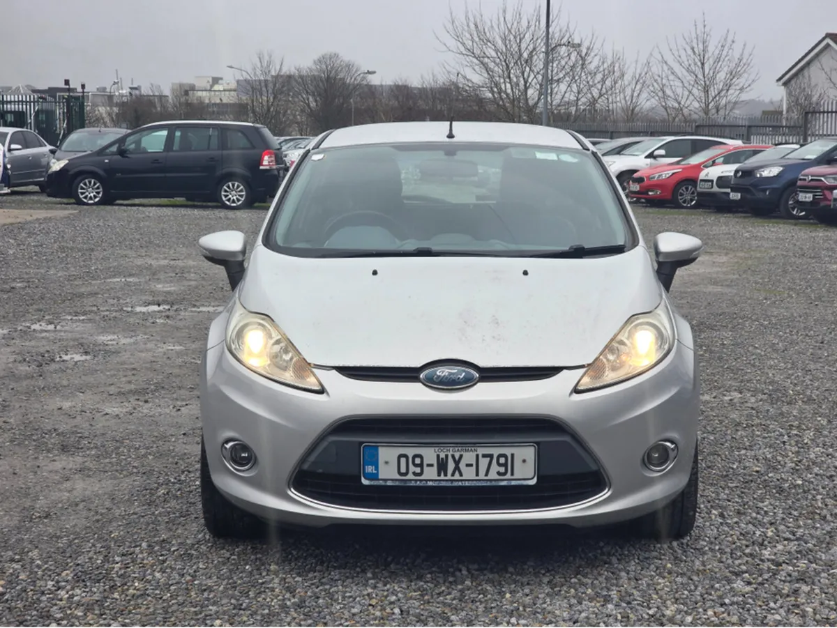 Ford Fiesta TITANIUM 1.25 82PS 5DR - Image 2