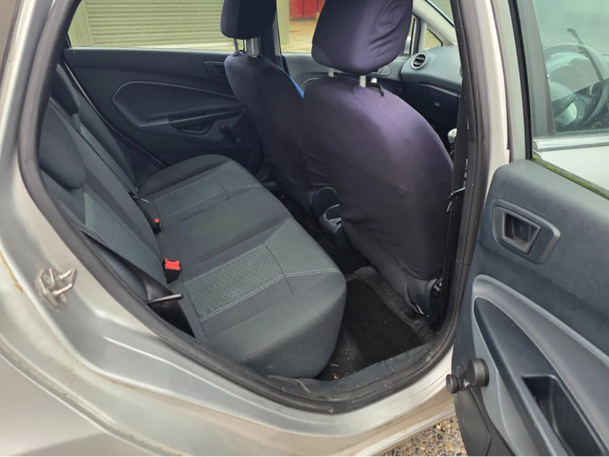 Ford Fiesta TITANIUM 1.25 82PS 5DR - Image 4