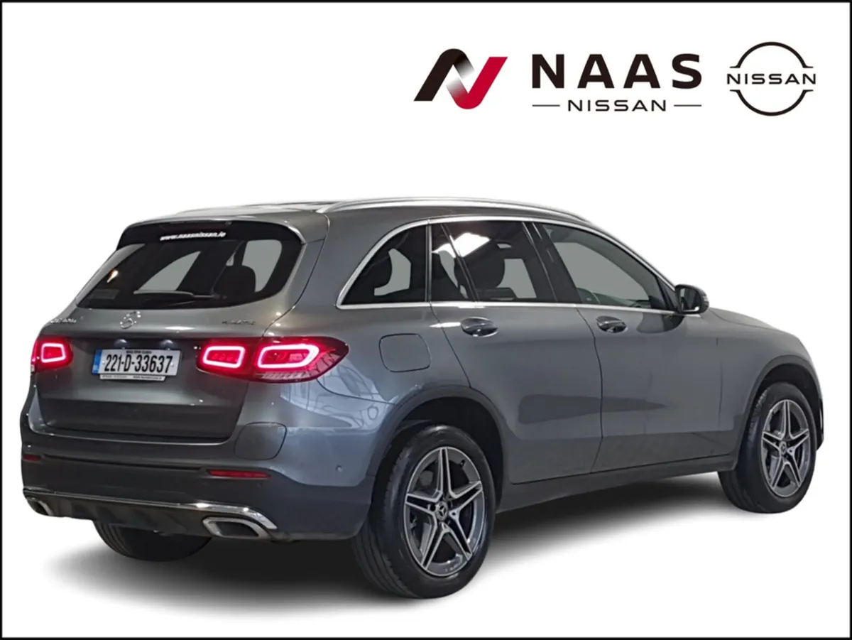 Mercedes-Benz GLC 300E AMG LINE 4MATIC - Image 4