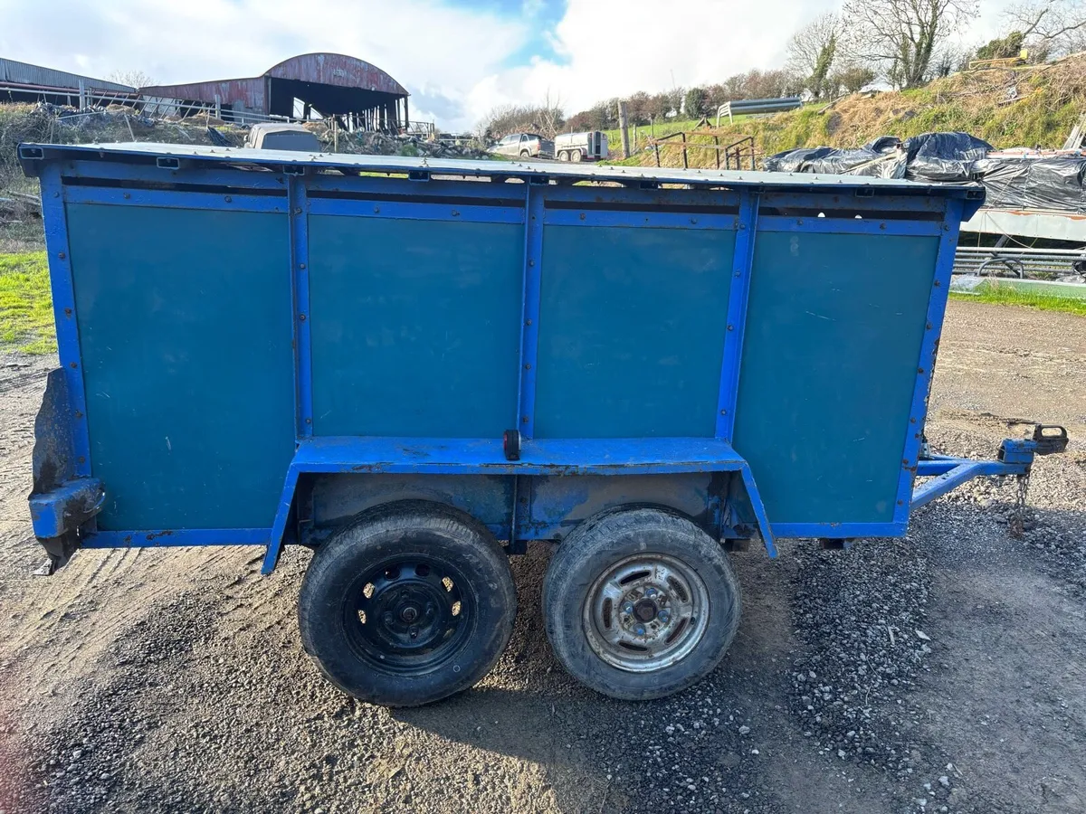 Dog Trailer - Image 2