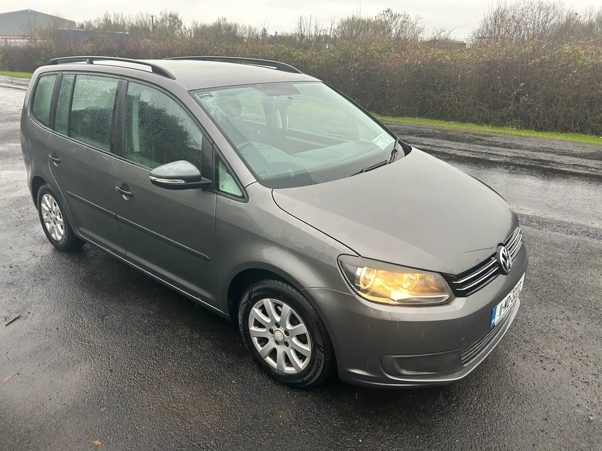 2011 Volkswagen Touran 1.6 7 Seater - Image 2