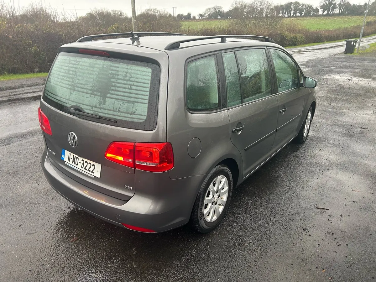 2011 Volkswagen Touran 1.6 7 Seater - Image 3
