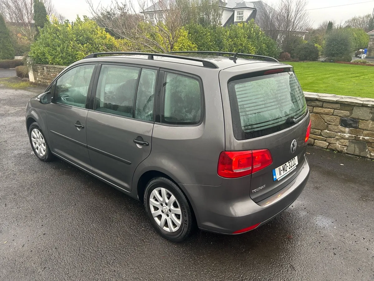 2011 Volkswagen Touran 1.6 7 Seater - Image 4
