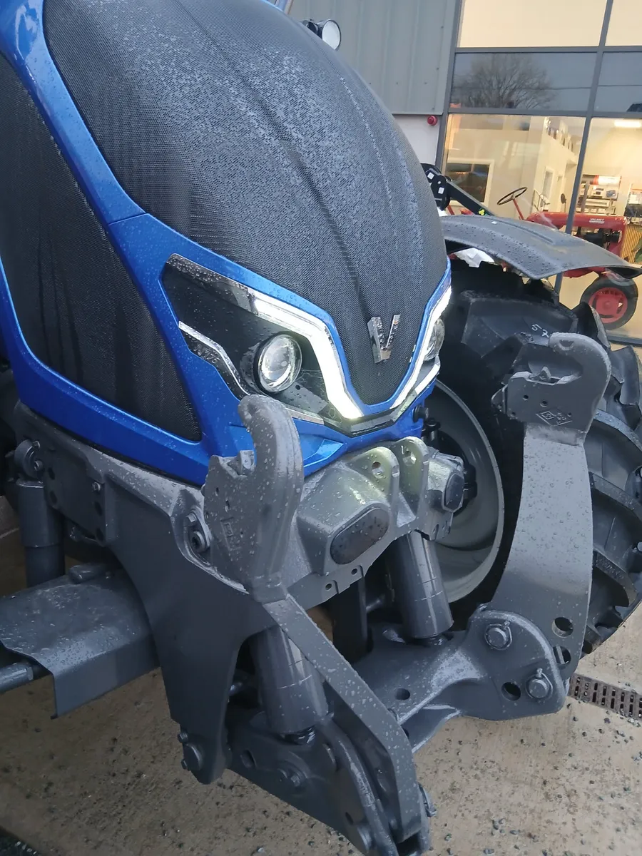 Valtra N175 and loader - Image 2