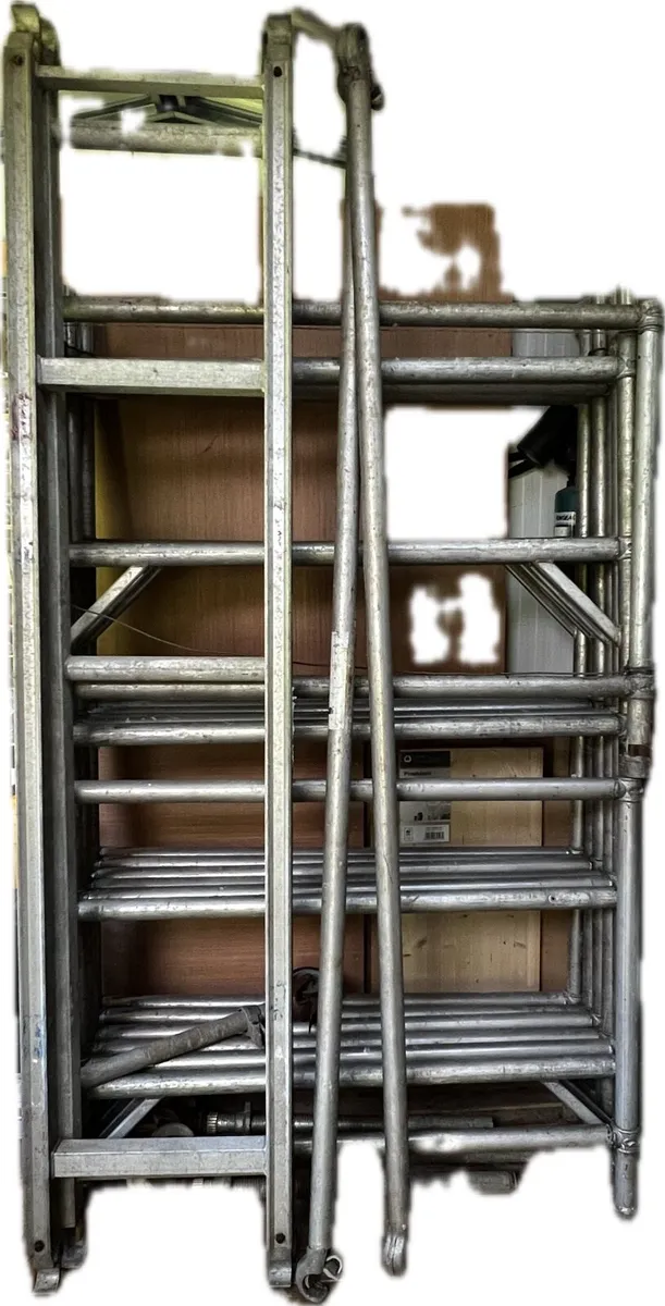 Scaffolding tower - Image 2