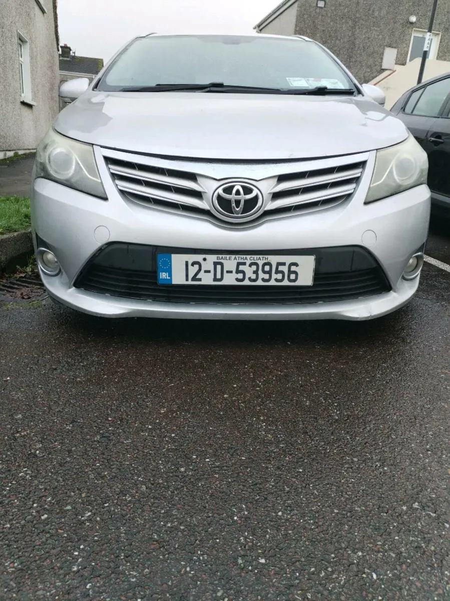Toyota Avensis 2.2 diesel automatic - Image 1
