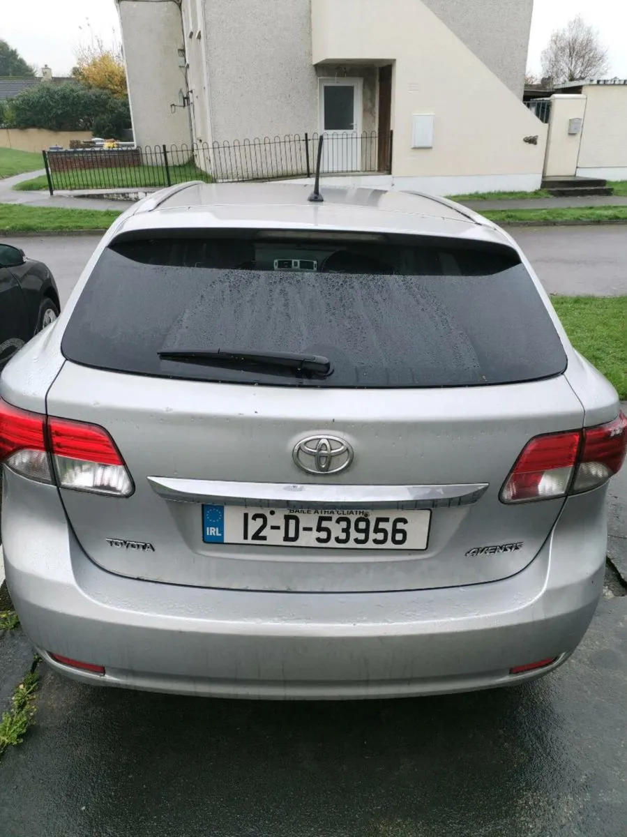 Toyota Avensis 2.2 diesel automatic - Image 2