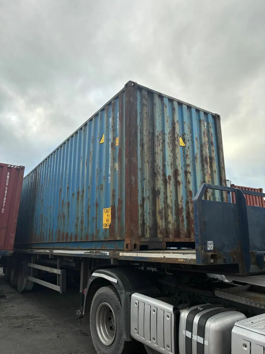Trailer And container - Image 1