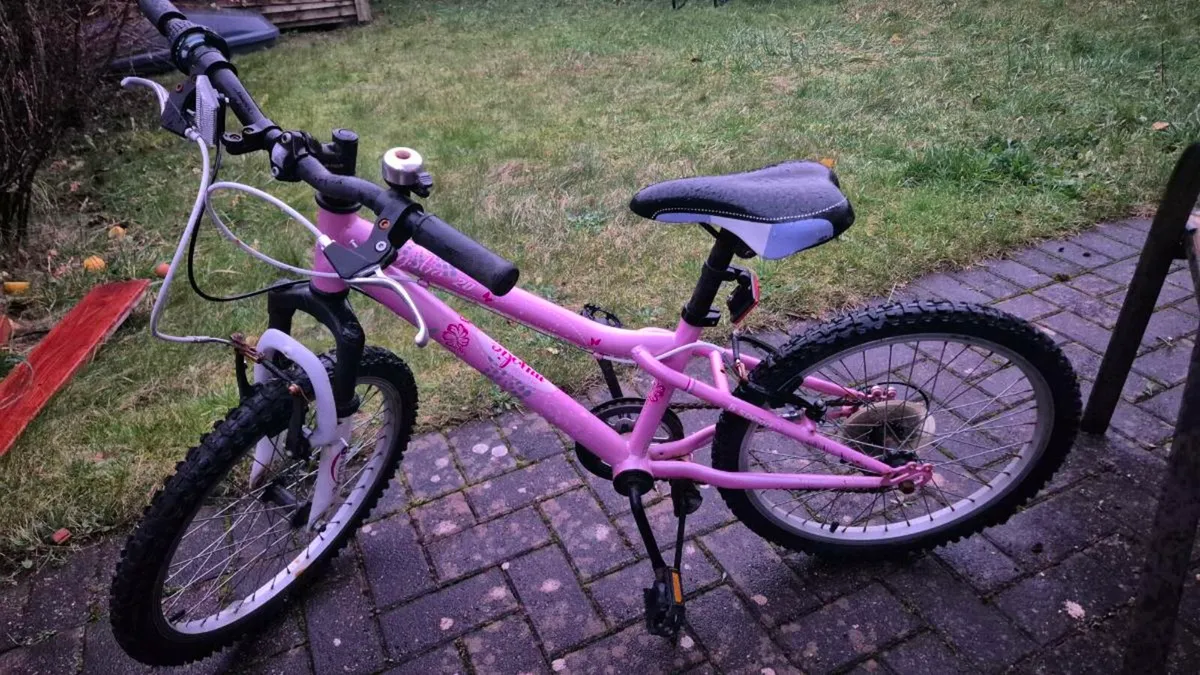 Girl's bicycle - Image 1