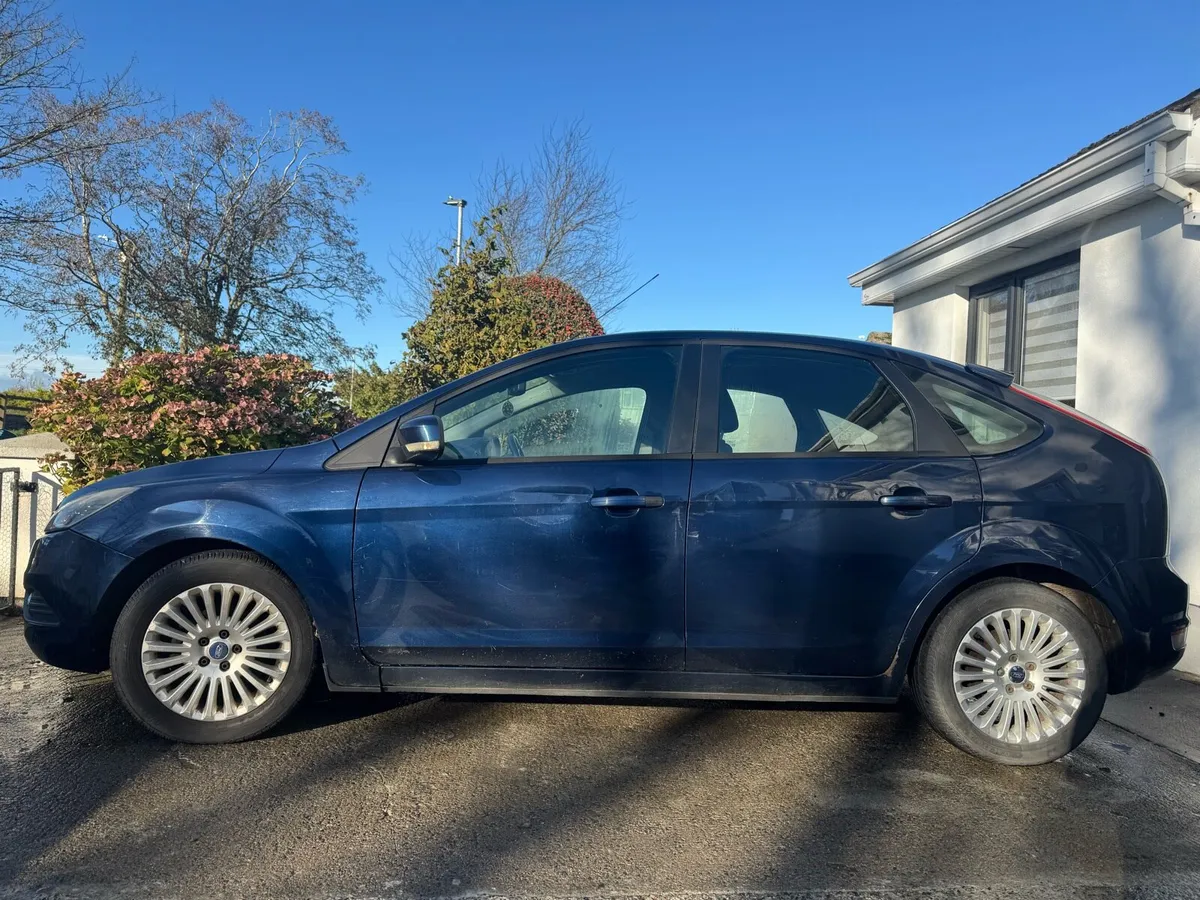 2011 Ford Focus - Image 2