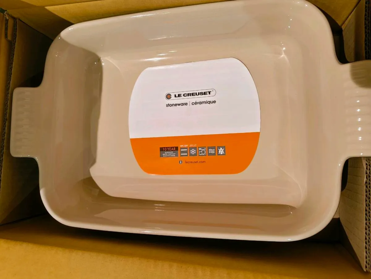 Le creuset baking dish - Image 2