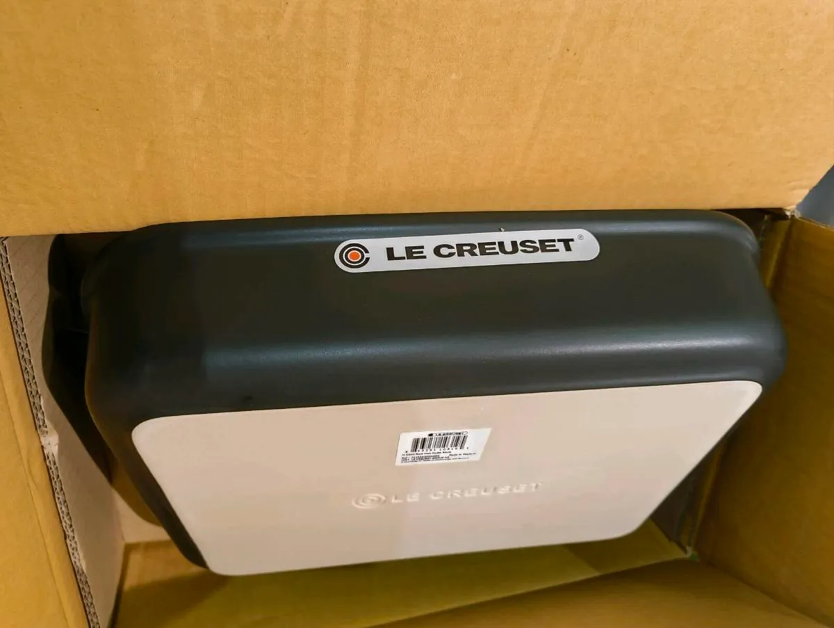 Le creuset baking dish - Image 3