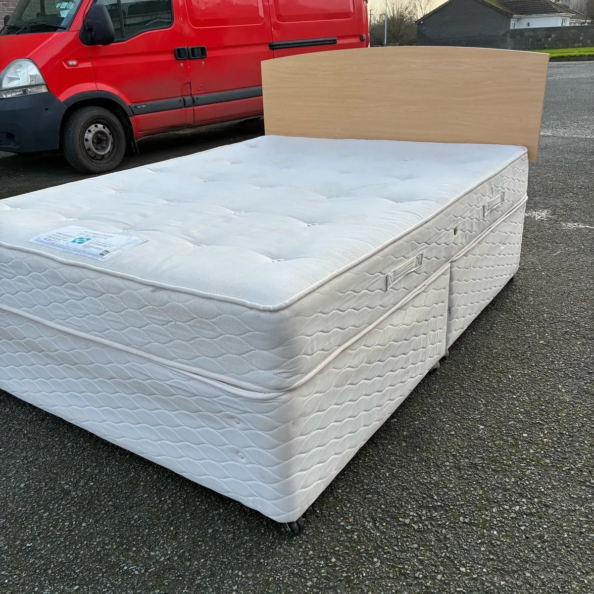 5ft King bed with sealy mattress - Image 2
