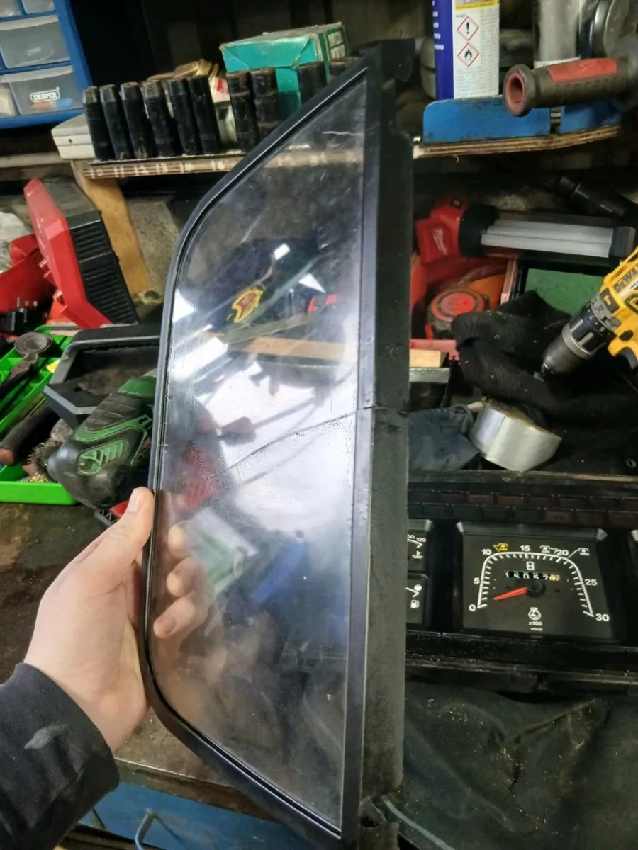 New holland dash cluster 82012524 forsale - Image 2