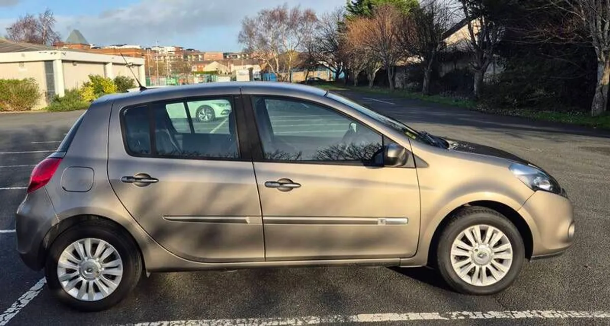 2010 Renault Clio - Image 3